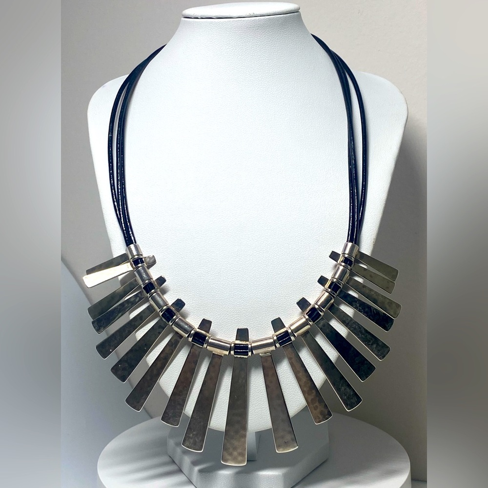Silpada Vintage Bold Sterling Silver & Leather “NOD TO MOD” Statement Necklace
